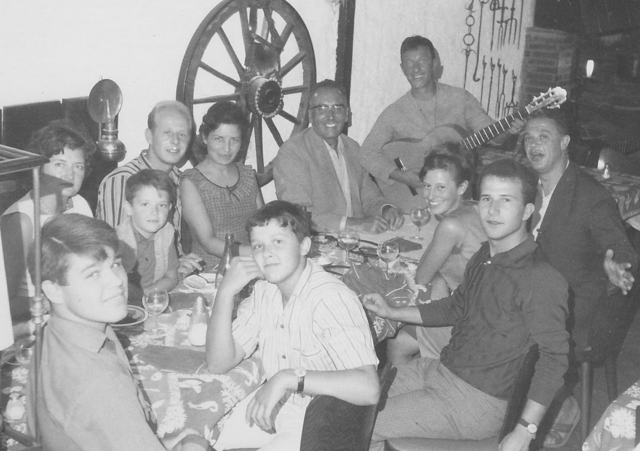Repas de famille animé — Musique et chansons
